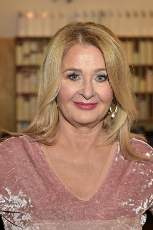 Od piosenek dla dzieci po współpracę z raperem. Tak przez lata zmieniała się Majka Jeżowska
