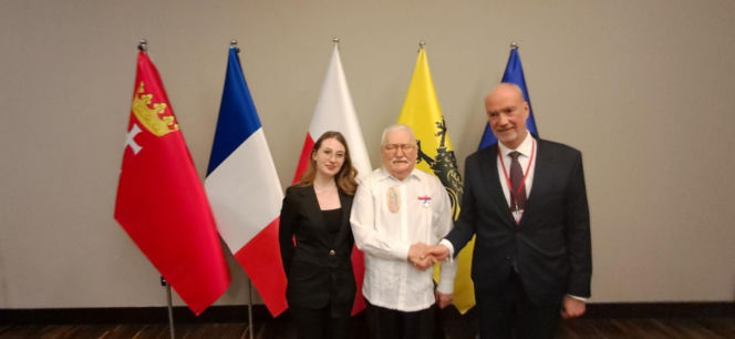 Macron i Wałęsa w Gdańsku. Te zdjęcia mówią więcej niż tysiąc słów