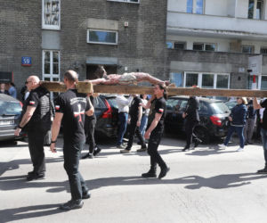 Wielki różaniec na ulicach Warszawy. Modlą się o ustanie „pandemii aborcji”