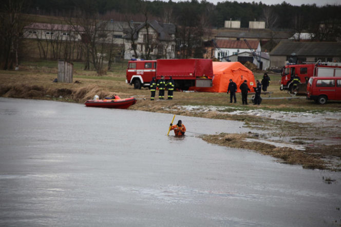 Bracia zginęli pod lodem. Tragedia w Mokobrodach