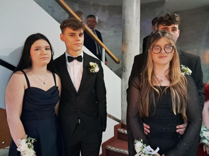 Studniówka 2026 maturzystów ZSTM w Skarżysku-Kamiennej