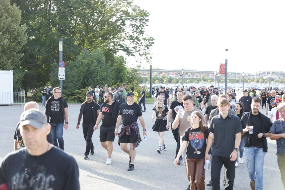 Koncert AC/DC w Warszawie (4.07.2025) - część pierwsza. Organizatorem koncertu jest Live Nation
