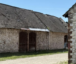 Zespół zabytkowych stodół w Żarkach