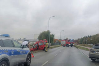 Siedlce: Zderzenie osobówki i ciężarówki na ul. Jana Pawła II