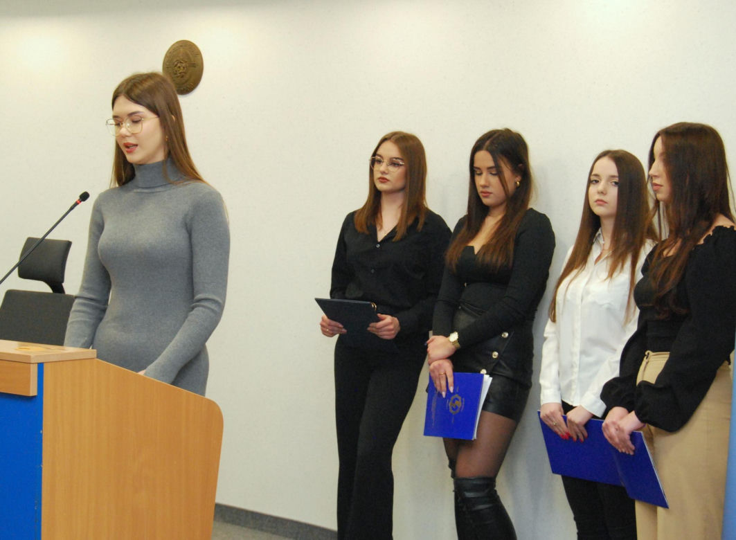 Debata młodzieży odbyła się w ramach kampanii profilaktycznej „Widzę – Rozmawiam – Reaguję”