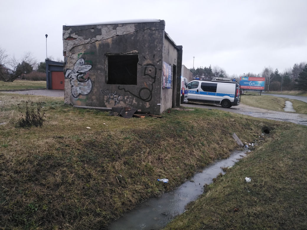 Bełchatów. Zwłoki bezdomnego przy ulicy Goetla