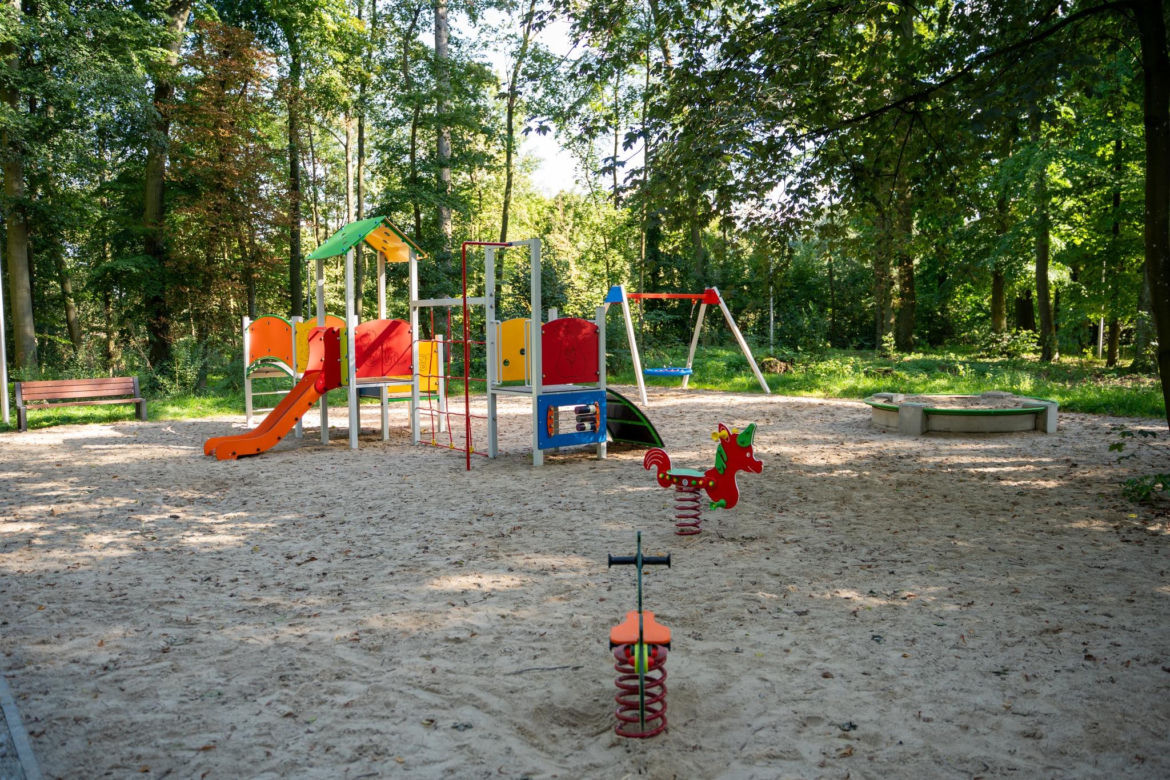 Zabytkowy park pod Lubawą zmienił się nie do poznania. Teraz wygląda jak z bajki