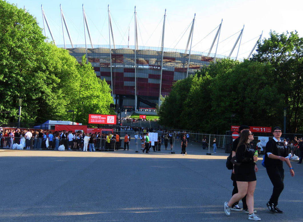 Tłumy fanów przed PGE Narodowym. Fani Taco Hemingwaya czekają na wielkie show