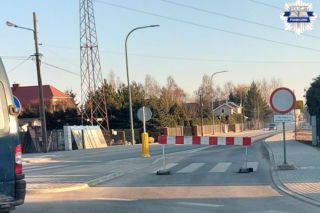 Szok! Zamknęli im drogę, więc pojechali pod prąd! Wszystko się nagrało