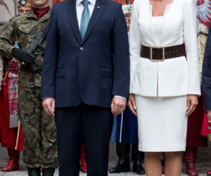 Cała prawda o strojach Agaty Dudy i Jolanty Kwaśniewskiej! Te zdjęcia nie pozostawiają wątpliwości