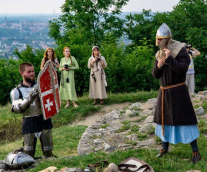 Tarnów: Bitwa o zamek na górze św. Marcina. W ruch poszły miecze i łuki
