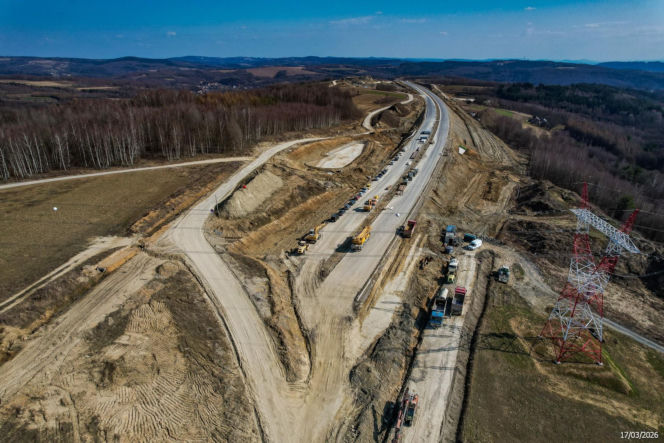 Najwyższa estakada w Polsce powstaje na S19 Babica Jawornik. Na plac budowy prowadzą serpentyny