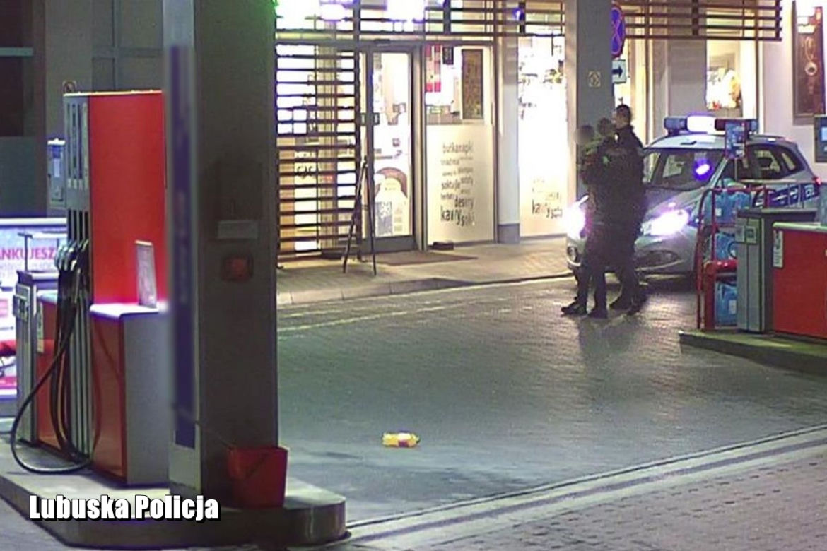 Gubin. Załatwił się na wycieraczkę i zdemolował stację paliw! W ruch poszły pistolety do tankowania gazu! [WIDEO, ZDJĘCIA]