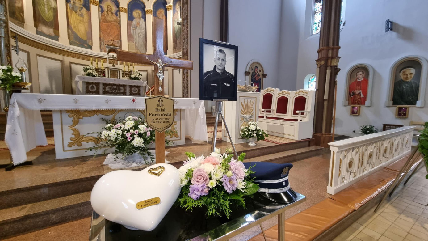 Pogrzeb podinsp. Rafała Fortuńskiego. Policjant to ofiara szaleńca ze Słupska