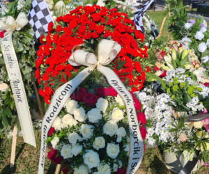 Grób ofiar wypadku w Jamnicy. Marzena i Mariusz osierocili trójkę dzieci [ZDJĘCIA]