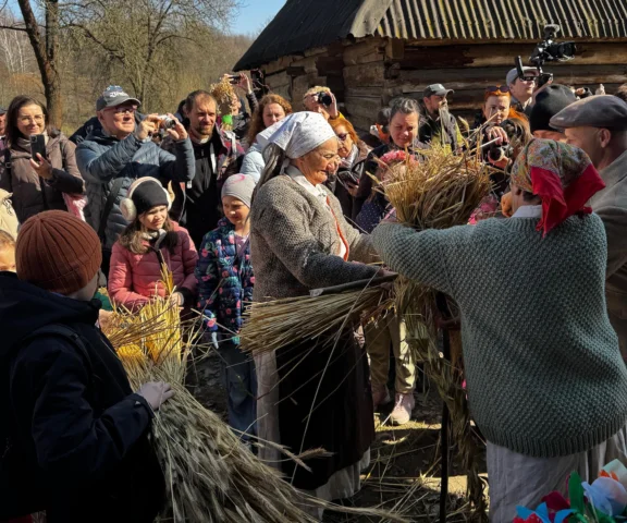 Tłumy w lubelskim Skansenie pożegnały zimę
