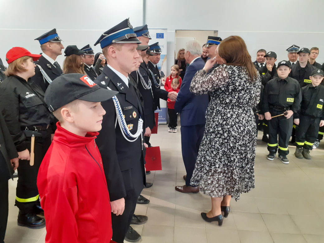 Przekazanie promes dla młodzieżowych drużyn strażaków ochotników w KM PSP w Siedlcach