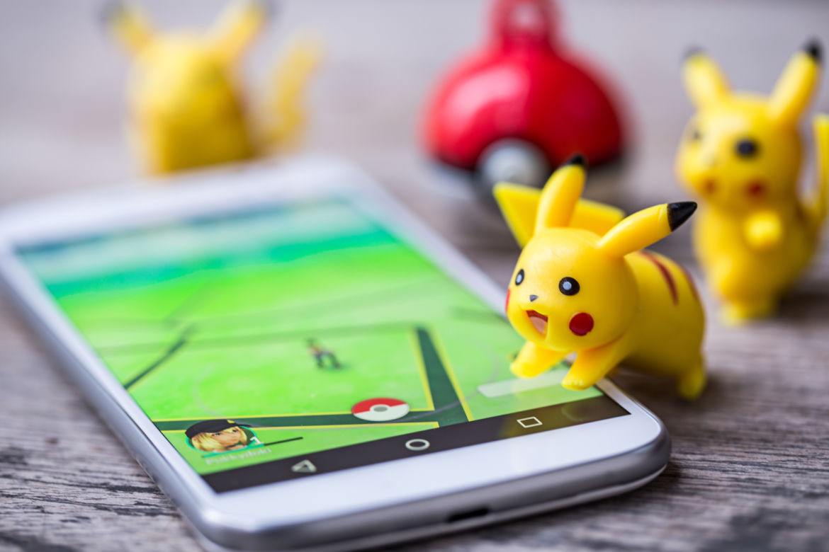 Zamiast złodziei, łapali pokemony. Dwóch policjantów zwolnionych ze służby!