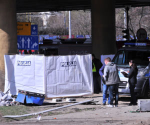 GDYNIA - ZDJĘCIA: Zderzenie TIRA z TROLEJBUSEM. 1 osoba NIE ŻYJE, 11 jest RANNYCH