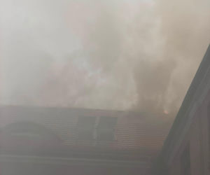 Gigantyczny pożar w centrum Chorzowa. Nad miastem unoszą się kłęby czarnego dymu