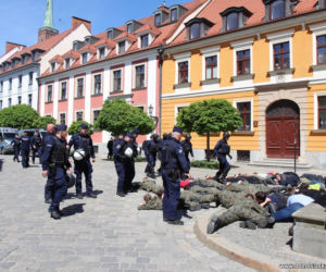 Brawurowa akcja kontrterrorystów na Ostrowie Tumskim. Odbijali zakładników z katedry 
