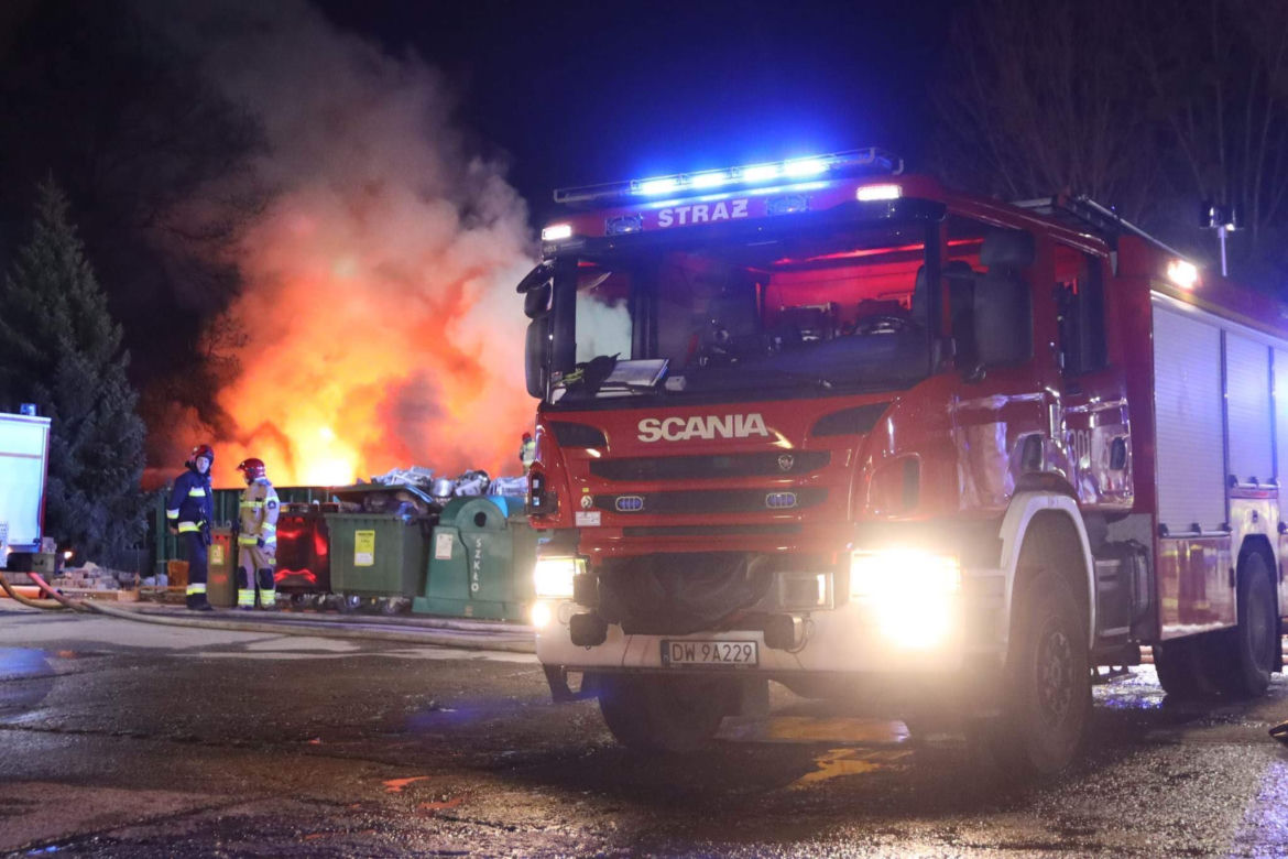Płonęło składowisko akumulatorów i baterii