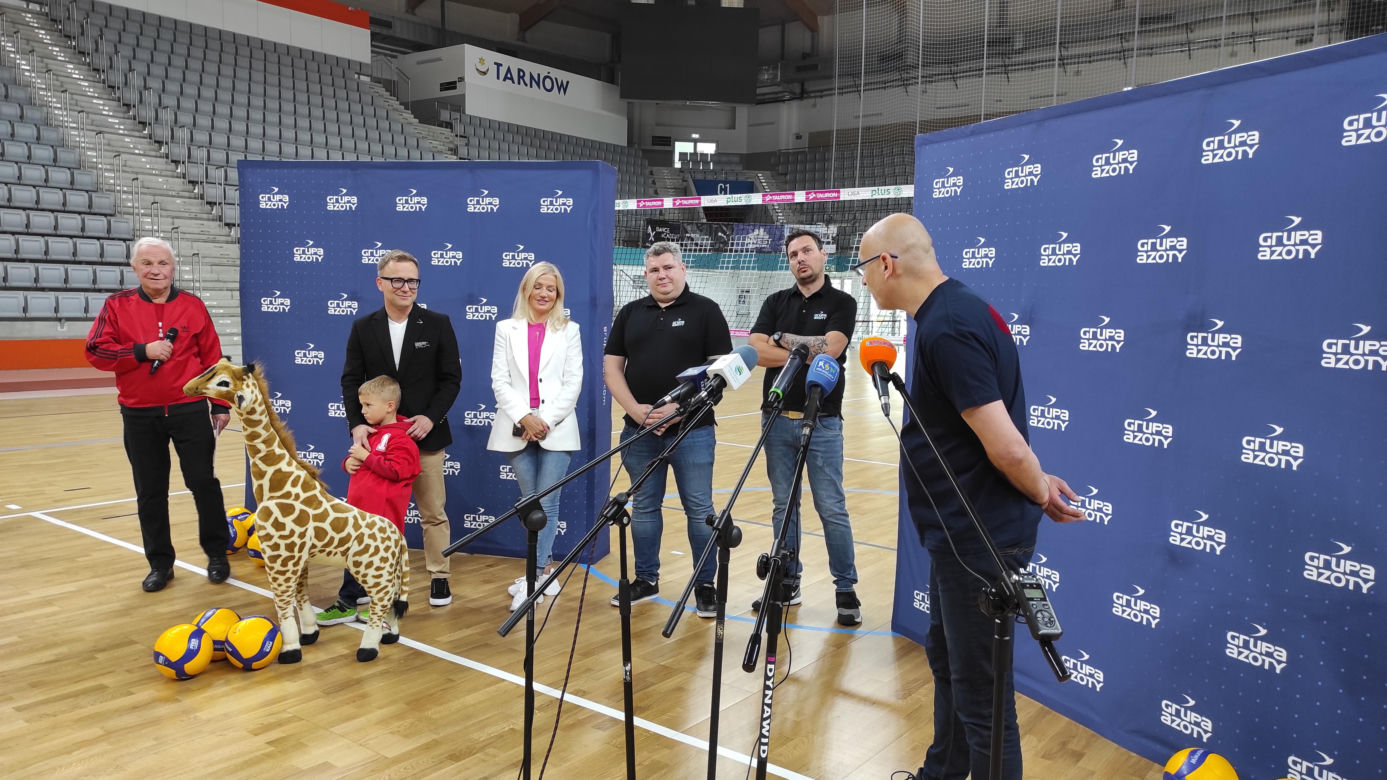 Podpisanie umowy sponsorskiej między Grupą Azoty S.A. i VOLLEY JEDYNKA Tarnów na sezon 2023/2024
