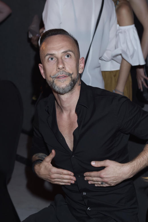 Kiedyś mroczny metalowiec z podziemia. Tak na przestrzeni lat zmieniał się Adam Darski z Behemotha