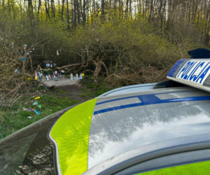 Makabryczne znalezisko w miejscu śmierci Mai z Mławy To znajdowało się w zakopanym pudełku
