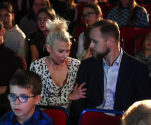 Na Wspólnej odc. 3366. Emil (Piotr Ligienza), Paweł (Grzegorz Kwiecień), Beata (Katarzyna Ptasińska)