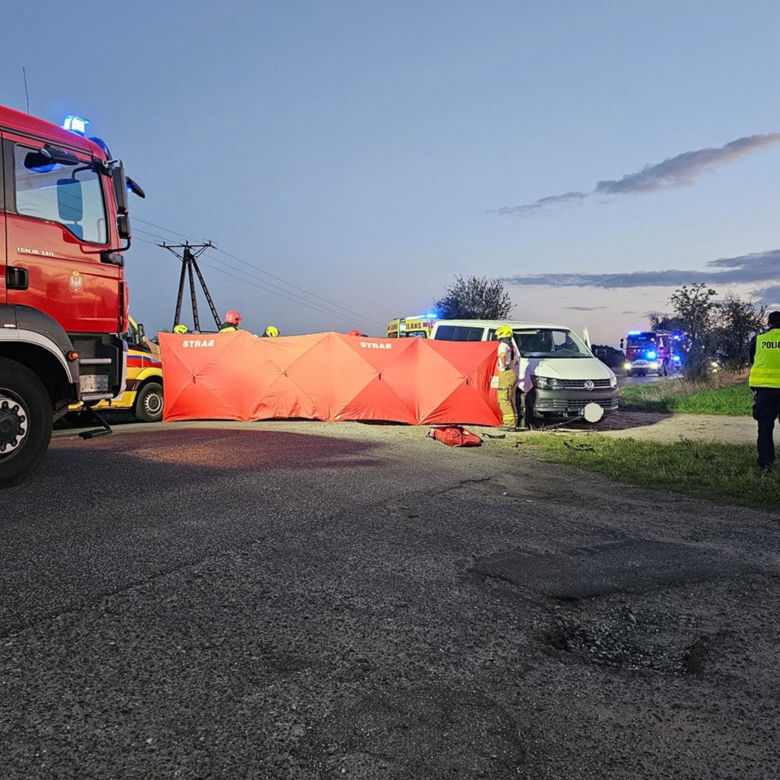 Śmiertelny wypadek na szosie Gniezno - Czerniejewo w Gębarzewie, skuter uderzył w busa