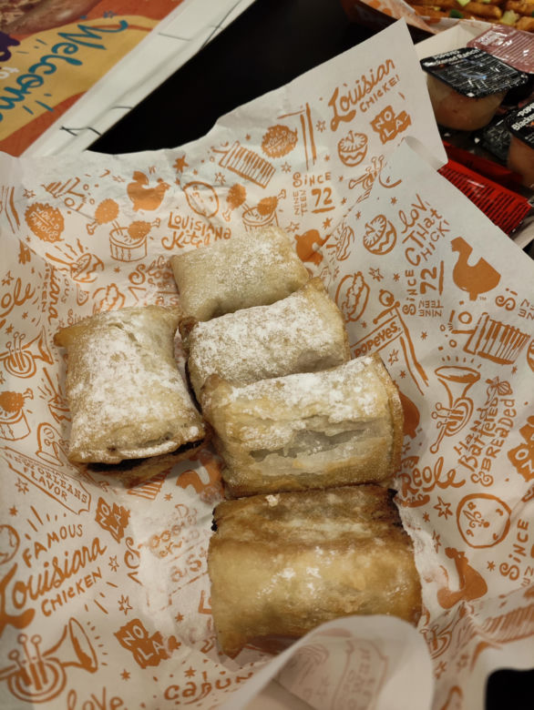 Otwarcie Popeyes w Galerii Katowickiej. Tak restauracja wygląda od środka