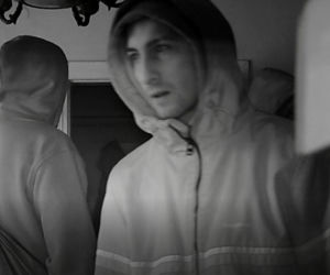 Pożar garażu w centrum Bydgoszczy. Policja szuka sprawców i prosi o pomoc