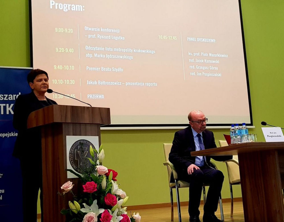 Szydło szokuje na imprezie u kumpla