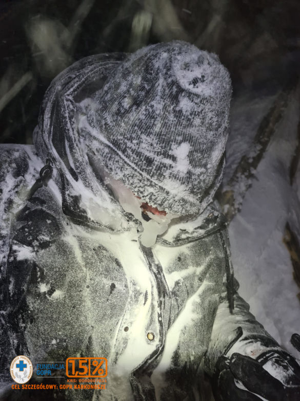 Twarz pokryta lodem, temperatura ciała zaledwie 32 stopnie! Turyście groziło zamarznięcie