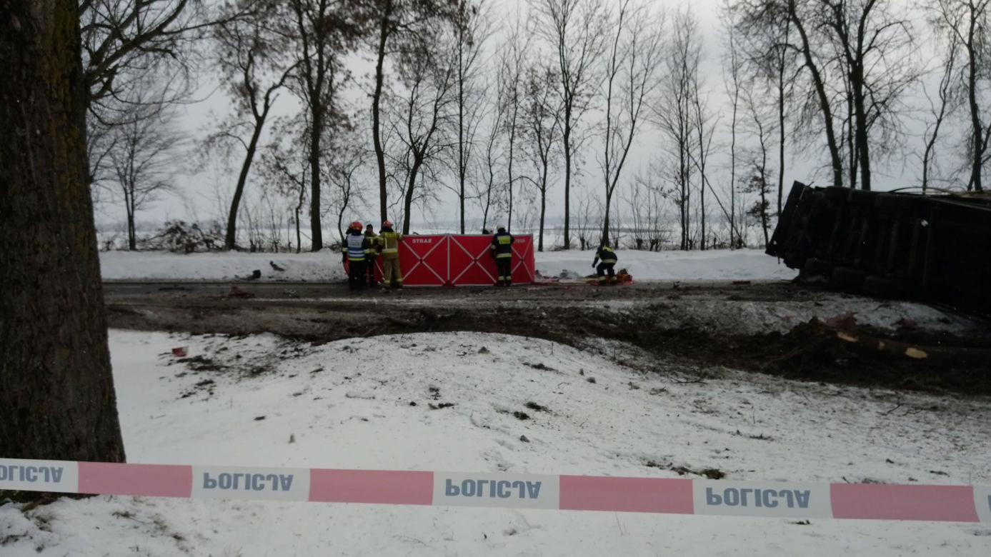 Tragiczny wypadek w Boćkach. Osobówka zderzyła się z ciężarówką
