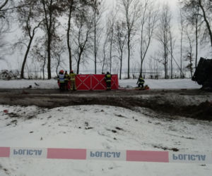 Tragiczny wypadek w Boćkach. Osobówka zderzyła się z ciężarówką