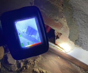 Duże straty po pożarze w spiżarni w domu w gminie Rydzyna koło Leszna