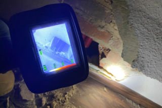 Duże straty po pożarze w spiżarni w domu w gminie Rydzyna koło Leszna