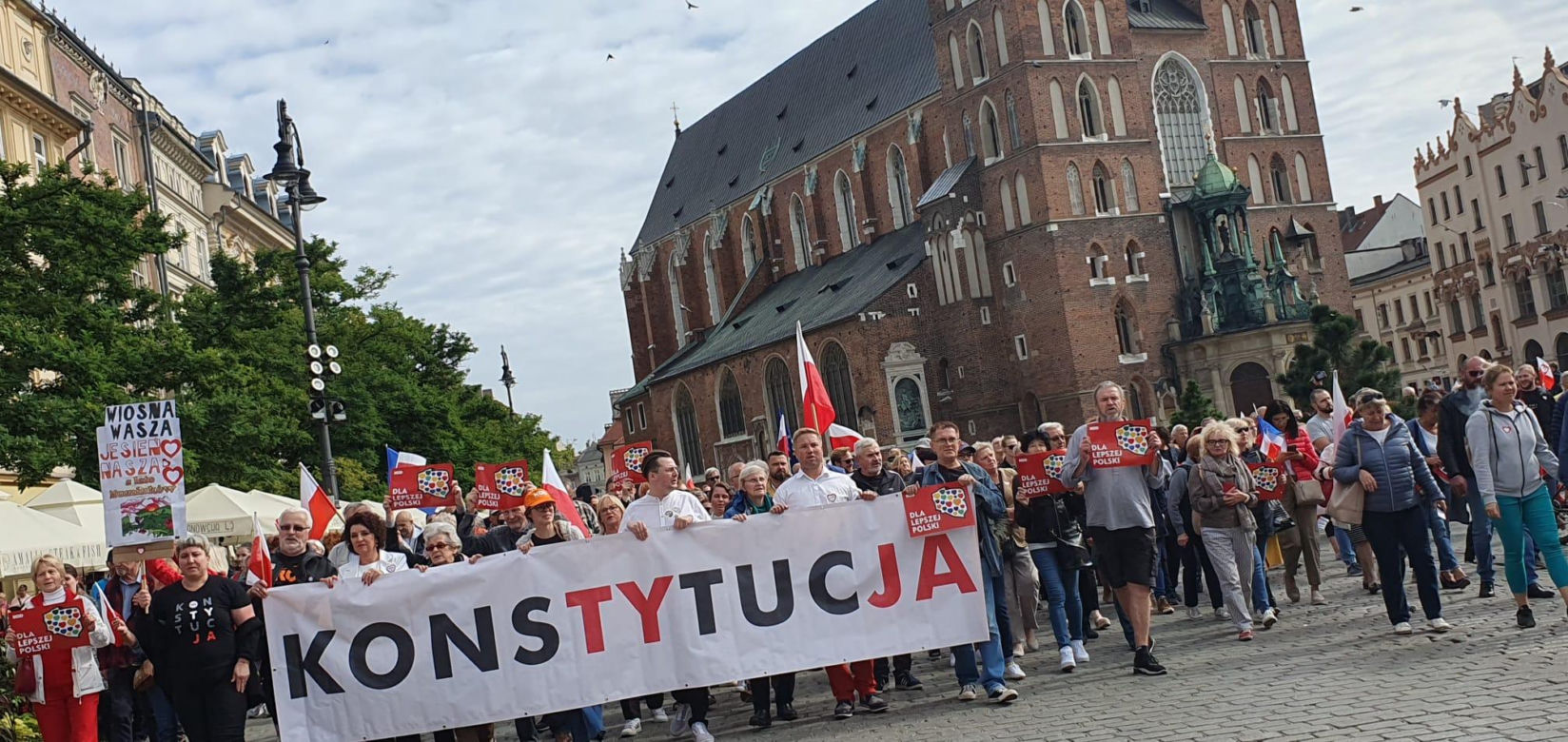 Przez Kraków przeszedł marsz solidaryzujący z warszawskim Marszem Miliona Serc