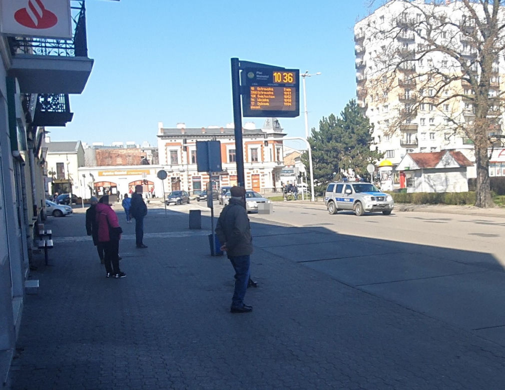 Policja jeździ po mieście z ważnym komunikatem dla mieszkańców!