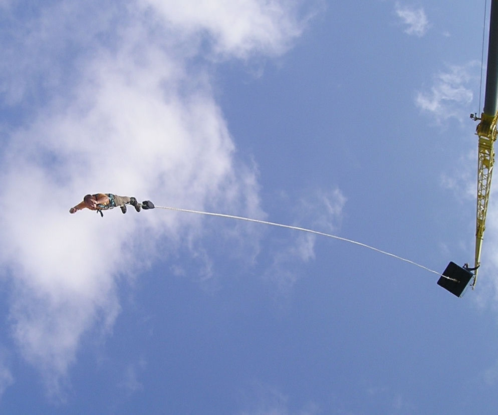 Wypadł z uprzęży podczas skoku na bungee! PRZERAŻAJĄCY WIDOK