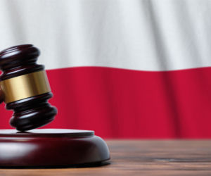 Ile zarabiają sędziowie Trybunału Konstytucyjnego? Jakie maja przywileje? Wyjaśniamy