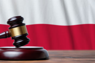 Ile zarabiają sędziowie Trybunału Konstytucyjnego? Jakie maja przywileje? Wyjaśniamy