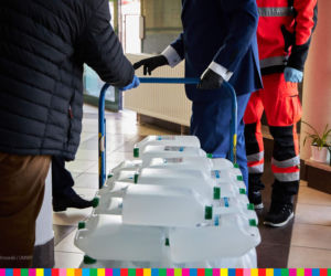 320 litrów płynu dezynfekującego dla podlaskich stacji pogotowia ratunkowego
