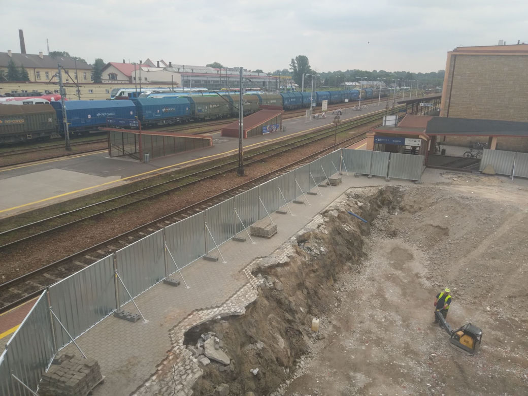 Ruszyła przebudowa peronów na stacji Rzeszów Główny
