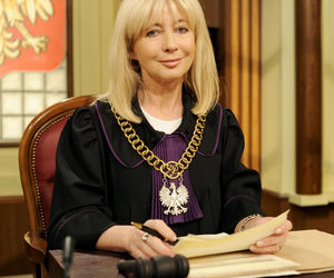 Pamiętacie sędzię Annę Marię Wesołowską? Tak dziś wygląda gwiazda telewizji. Aż trudno uwierzyć, że ma 71 lat!
