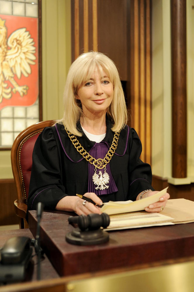 Pamiętacie sędzię Annę Marię Wesołowską? Tak dziś wygląda gwiazda telewizji. Aż trudno uwierzyć, że ma 71 lat!