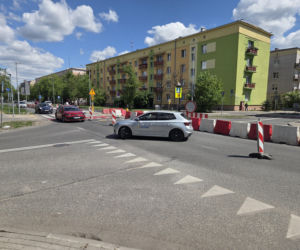 Tak się teraz jeździ na osiedlu Leśnym w Bydgoszczy. Nowa organizacja ruchu na ul. Sułkowskiego!