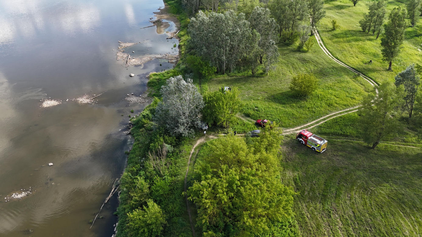 Przechodnie natknęli się na ciało nad Wisłą. Tragiczne odkrycie w Łomiankach